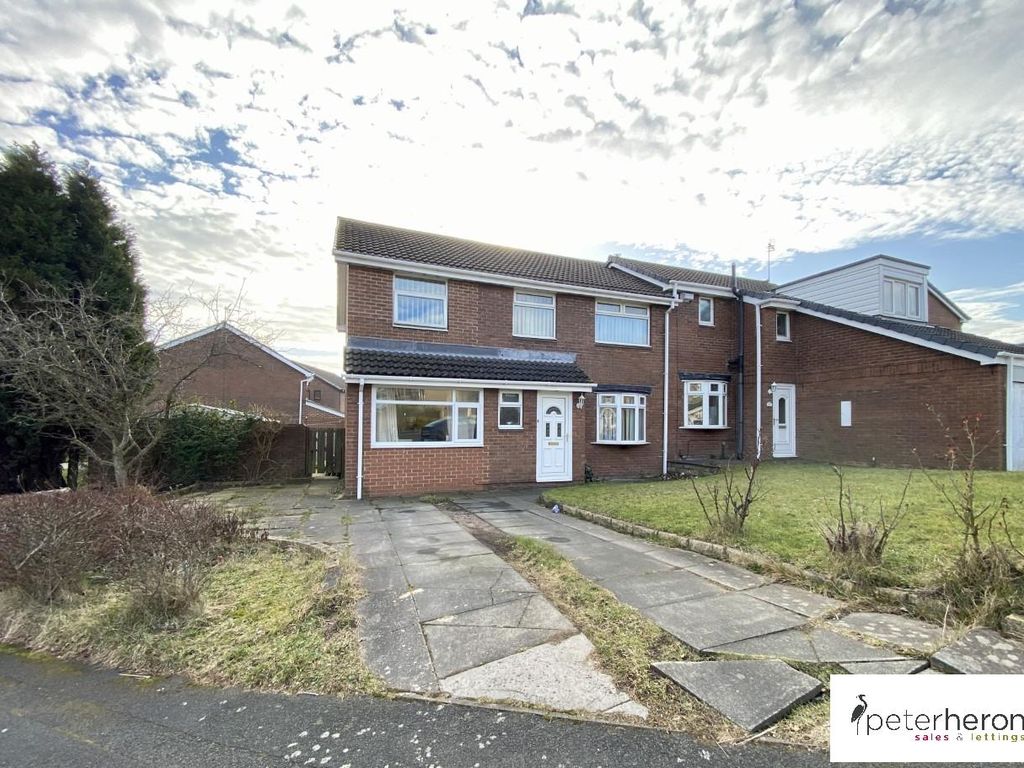 4 bed semidetached house for sale in Goldlynn Drive, East Moorside