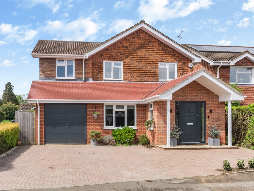 5 bed detached house for sale in Madeley Close, Amersham HP6 Zoopla
