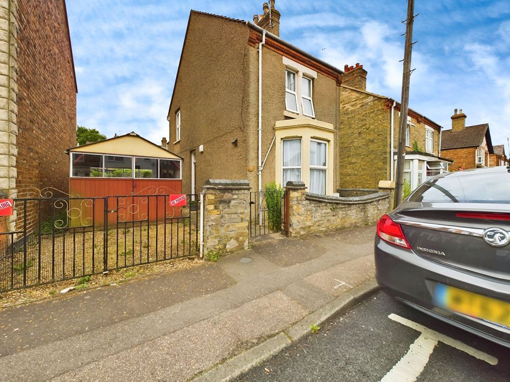 3 bed detached house for sale in Gilpin Street, Peterborough PE1, £250,000 Zoopla