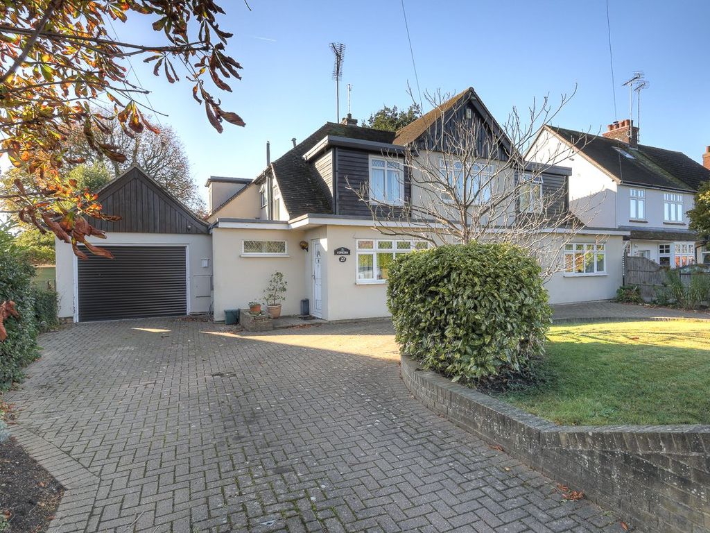 6 bed detached house for sale in Roxwell Road, Chelmsford, Essex CM1, £