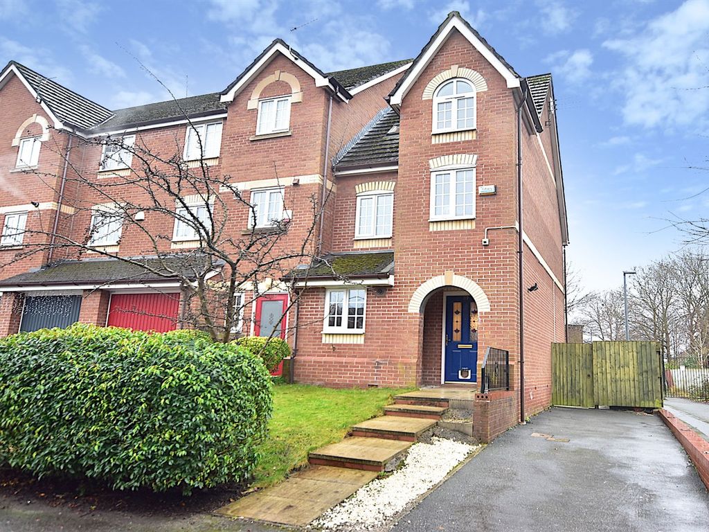 3 bed end terrace house for sale in New Barns Avenue, Chorlton Cum