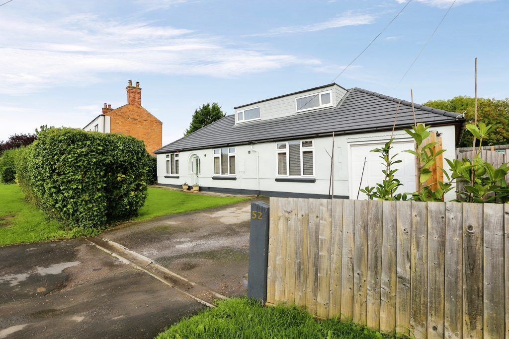 4 bed bungalow for sale in New Road, Kibworth Harcourt, Leicester LE8