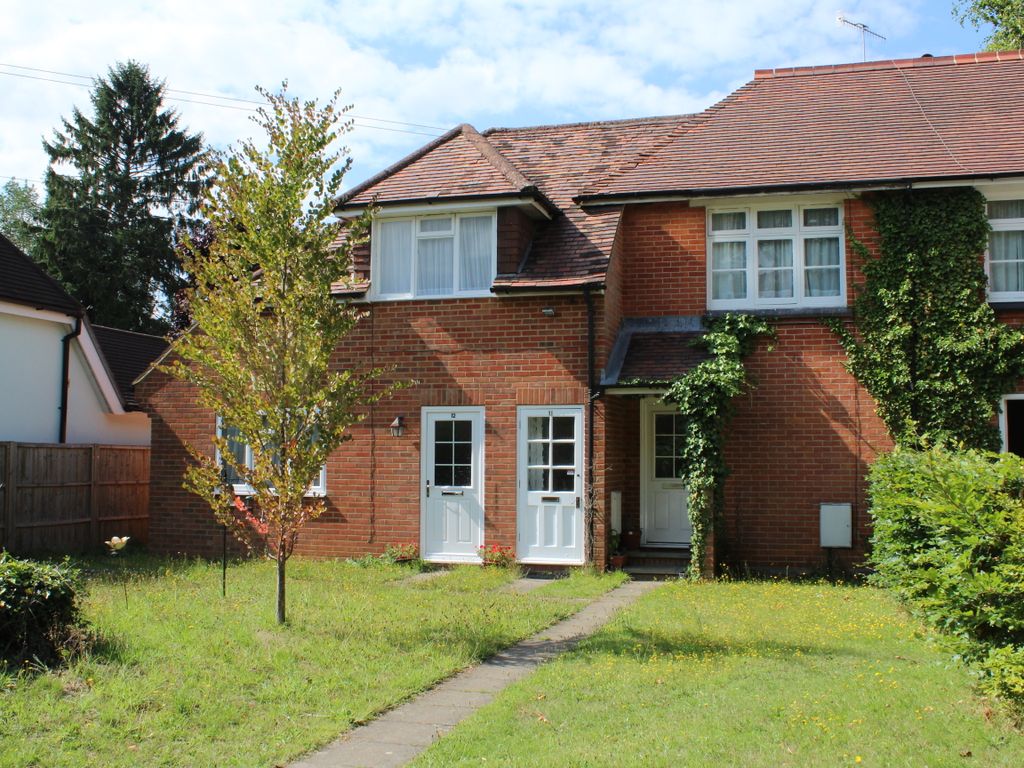 1 bed for sale in Busbridge Lane, Godalming GU7, £210,000