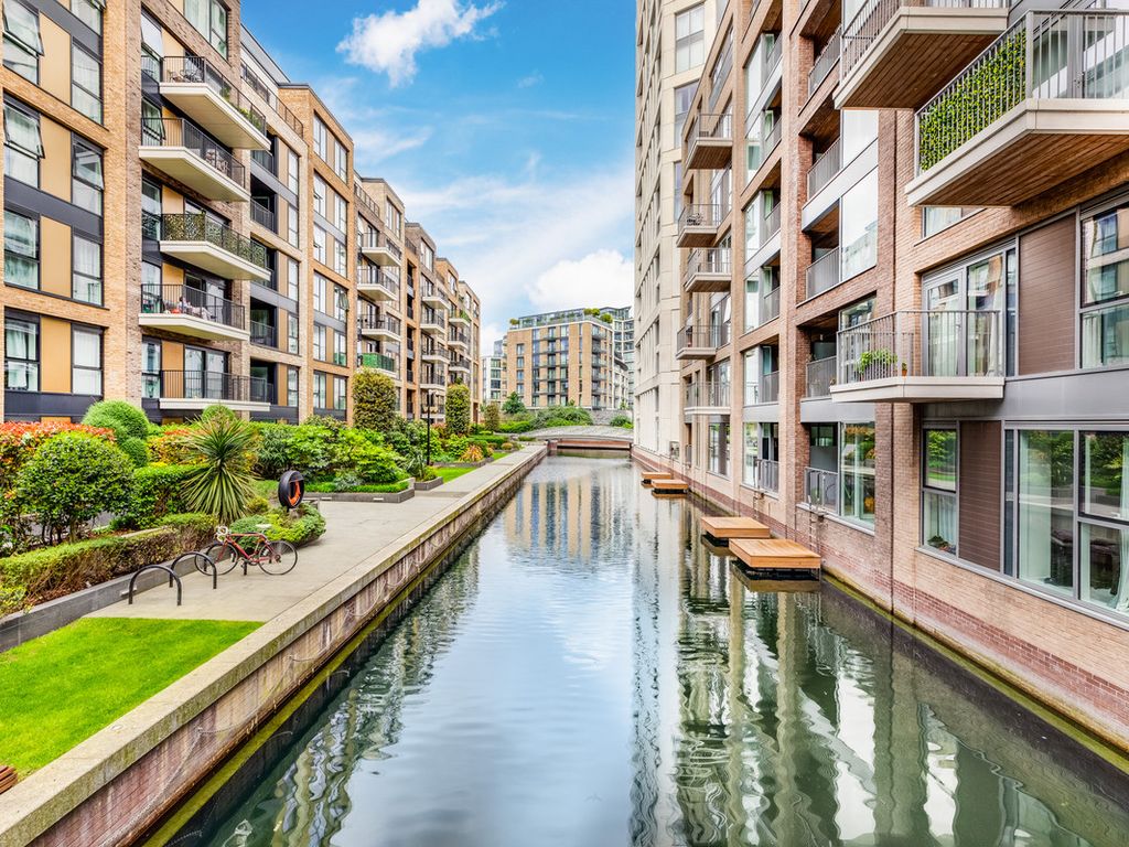 2 bed flat for sale in Park Street, Chelsea Creek, London SW6, £