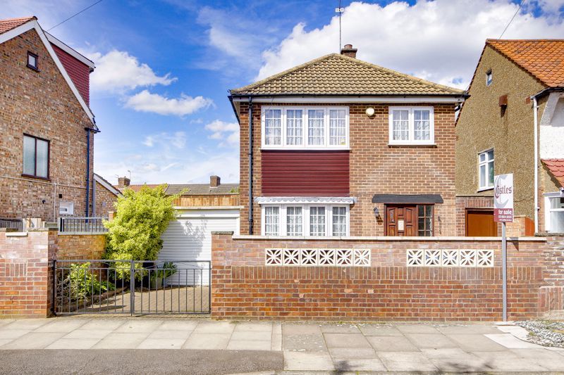 3 bed detached house for sale in Cedar Avenue, Enfield EN3, £525,000 Zoopla