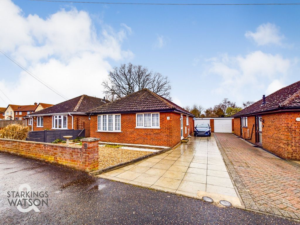 3 bed detached bungalow for sale in Mayfield Avenue, Hellesdon, Norwich