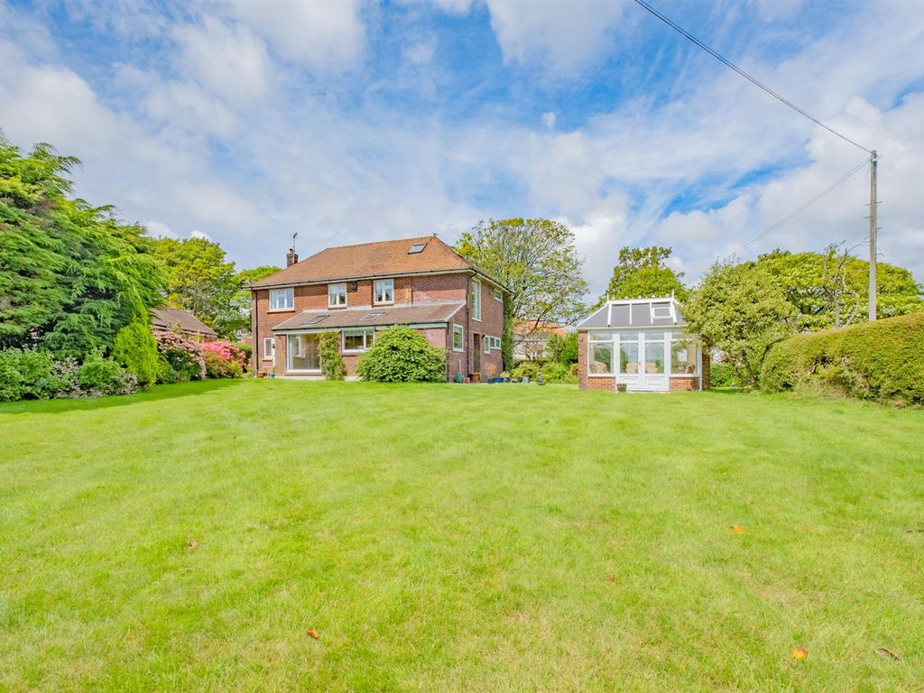 4 bed detached house for sale in Mayals Road, Mayals, Swansea SA3, £