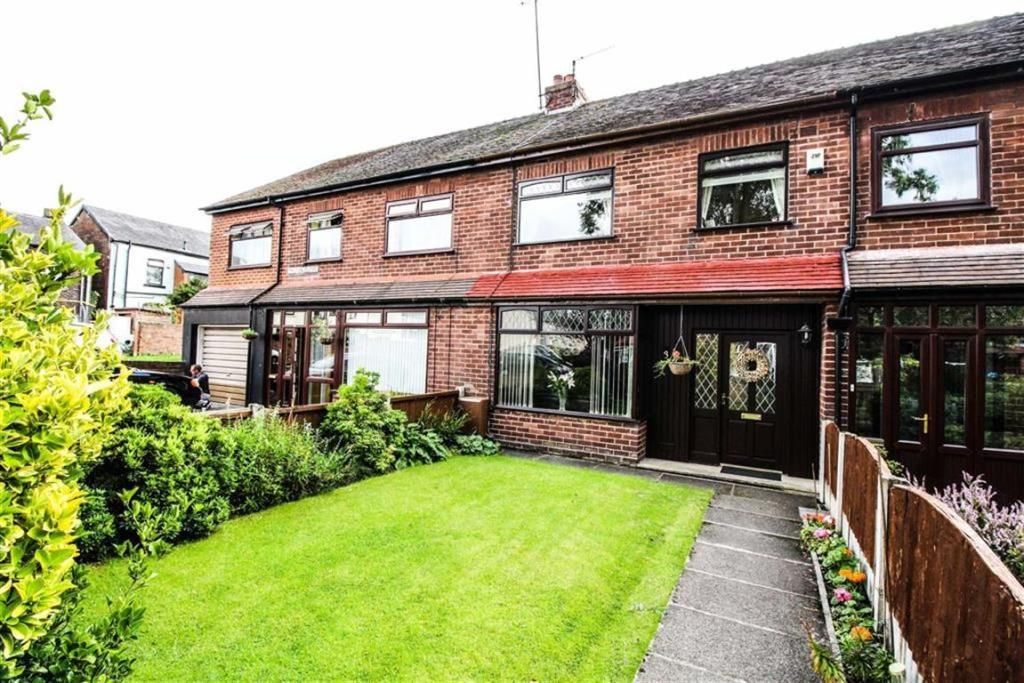 3 bed terraced house for sale in Melton Close, Heywood, Lancashire OL10