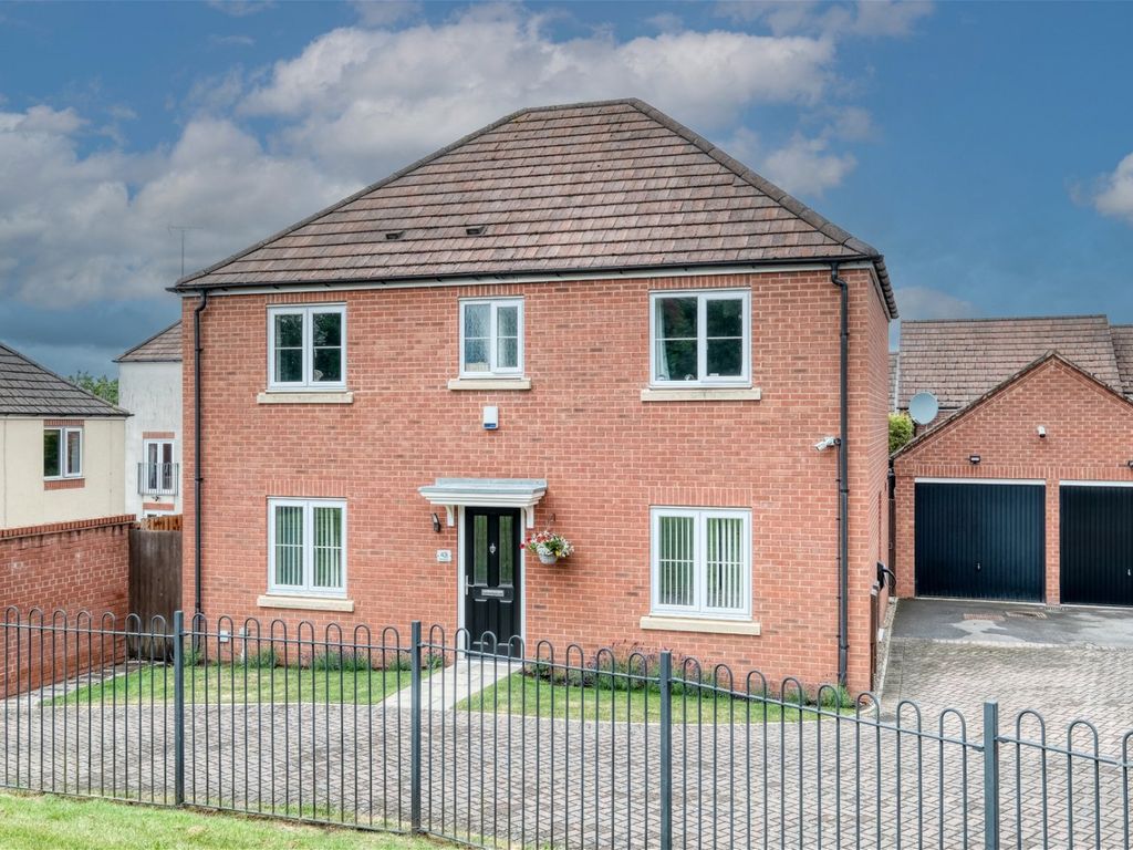 4 bed detached house for sale in Dixon Close, Enfield, Redditch B97