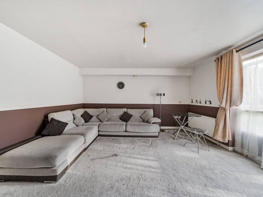 2 bed flat for sale in Albatross Close, Royal Docks, London E6, £