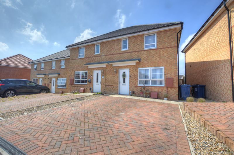 3 bed semidetached house for sale in Magnolia Drive, Blakelaw