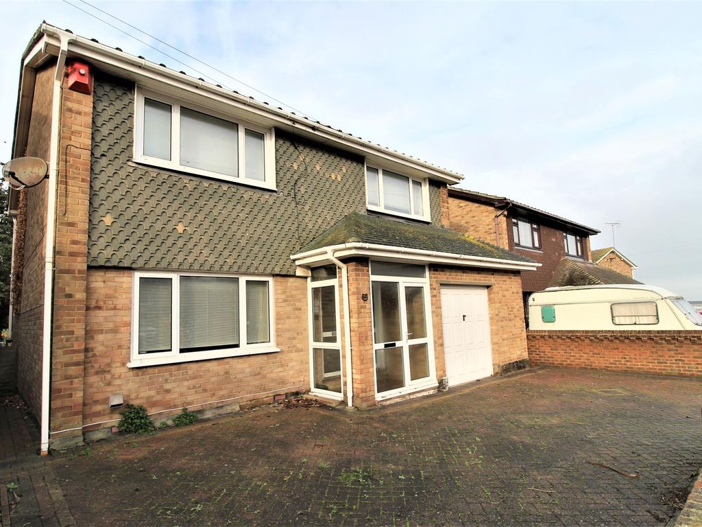 4 bed property for sale in Seaside Avenue, Minster On Sea, Sheerness