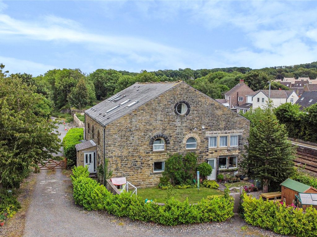 4 bed semidetached house for sale in Station Lane, Shepley