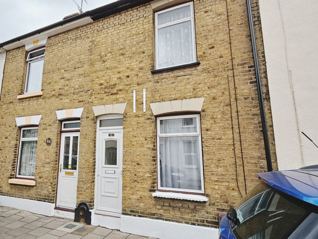 3 bed terraced house for sale in West Street, Gillingham ME7, £220,000