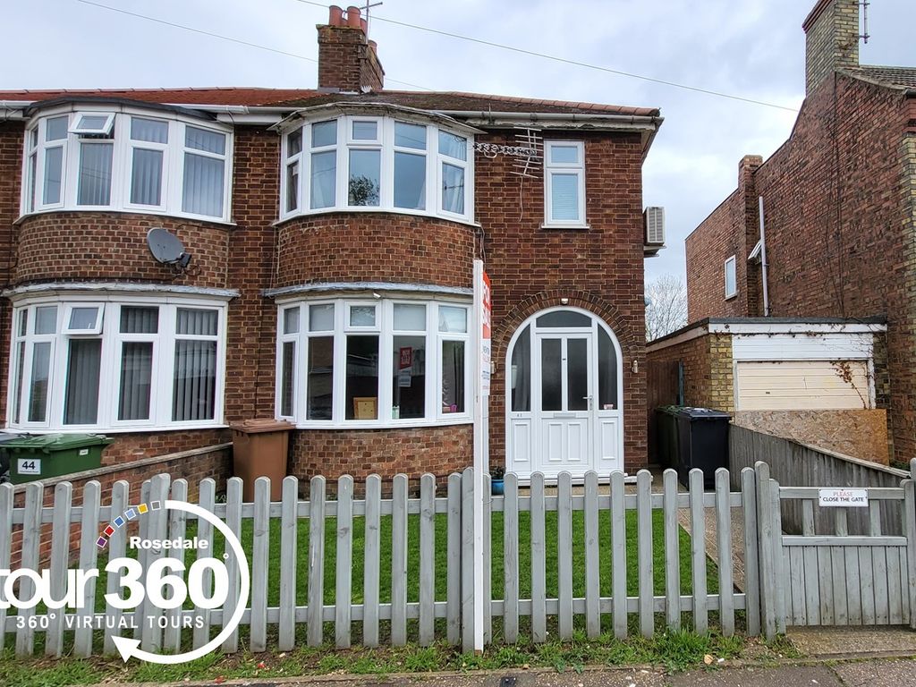 3 bed semidetached house for sale in Churchfield Road, Peterborough