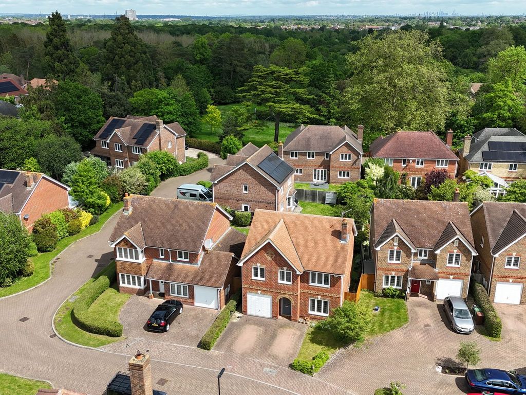 4 bed detached house for sale in Nelson Walk, Epsom KT19, £895,000 Zoopla