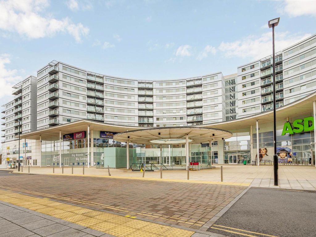 2 bed flat for sale in Blenheim Centre, Prince Regents Road, Hounslow