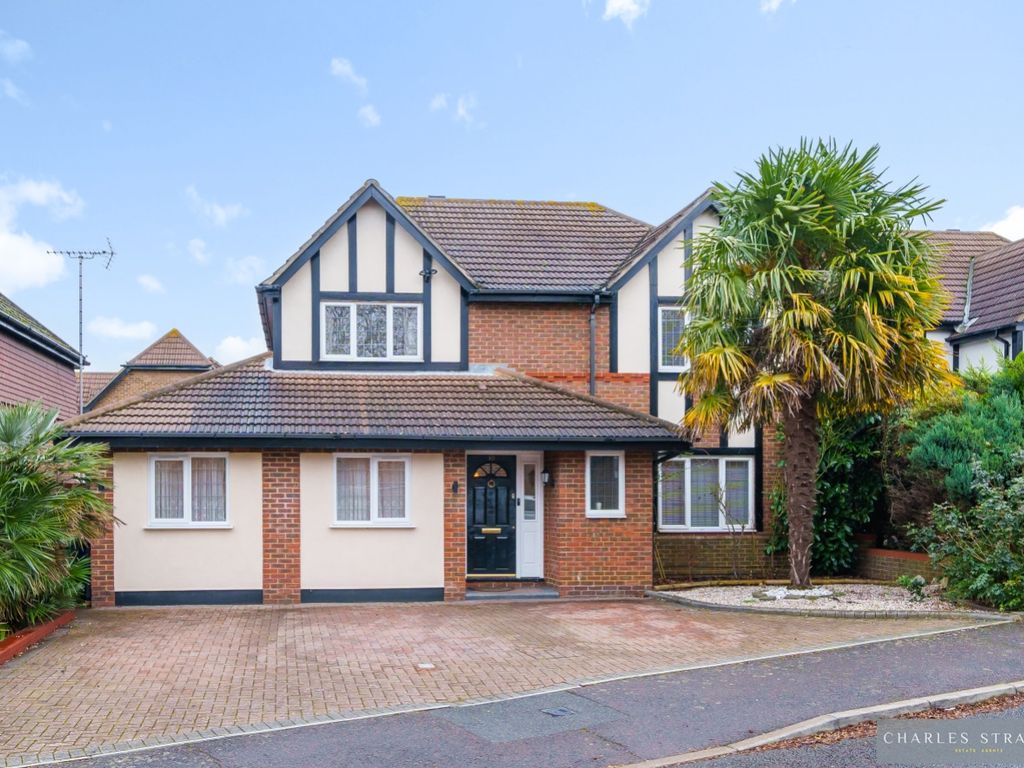 5 bed detached house to rent in Brandon Close, Chafford Hundred RM16, £