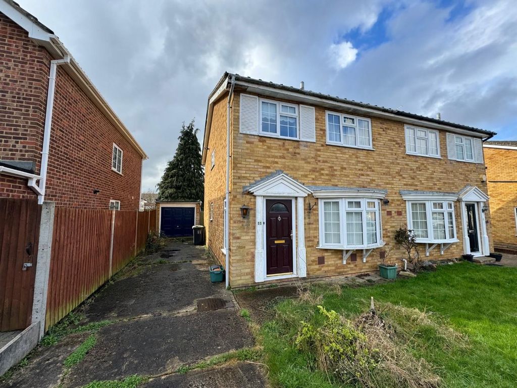 3 bed semidetached house for sale in Scott Close, Ditton, Aylesford
