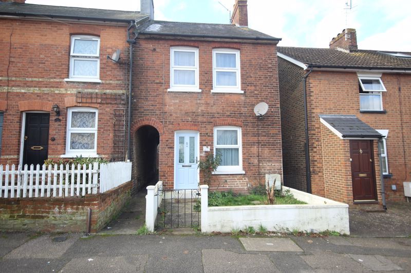 3 bed end terrace house for sale in Lavender Hill, Tonbridge TN9, £