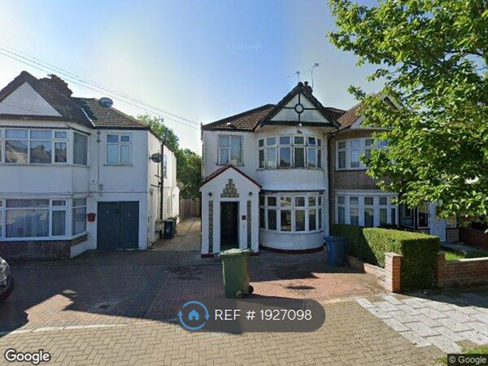 Room to rent in Enderley Road, Harrow Weald HA3, £435 pcm Zoopla