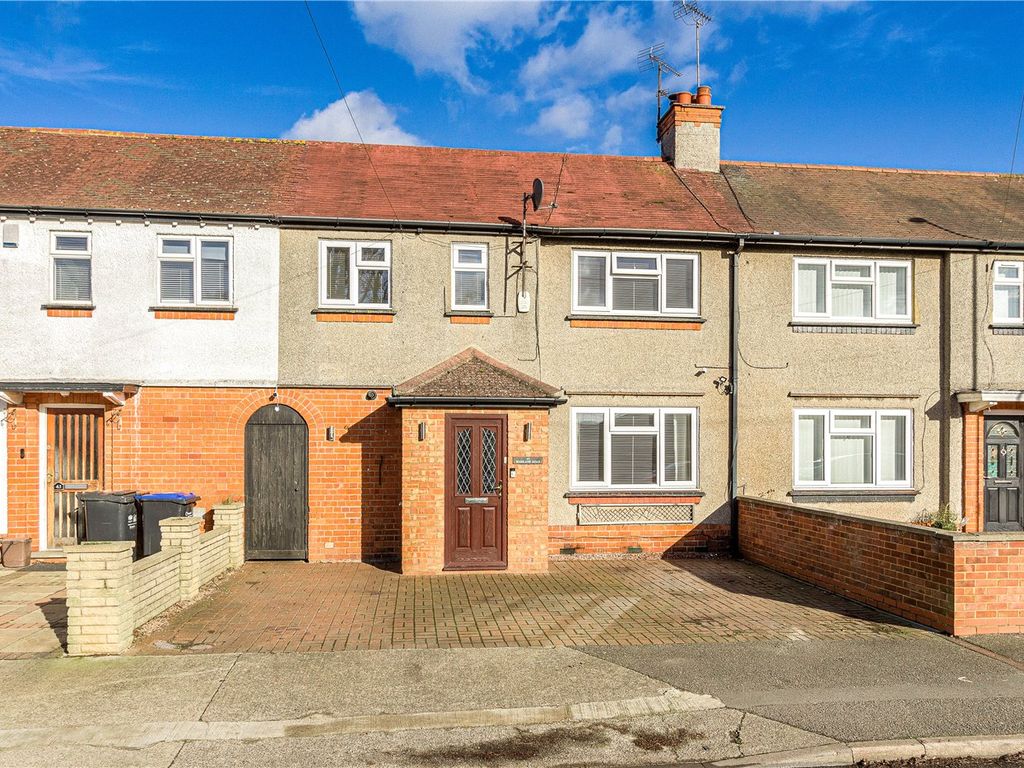 3 bed terraced house for sale in Bushland Road, Northampton NN3, £