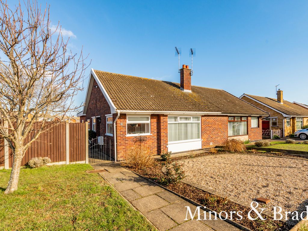 2 bed semidetached bungalow for sale in Homefield Avenue, Lowestoft
