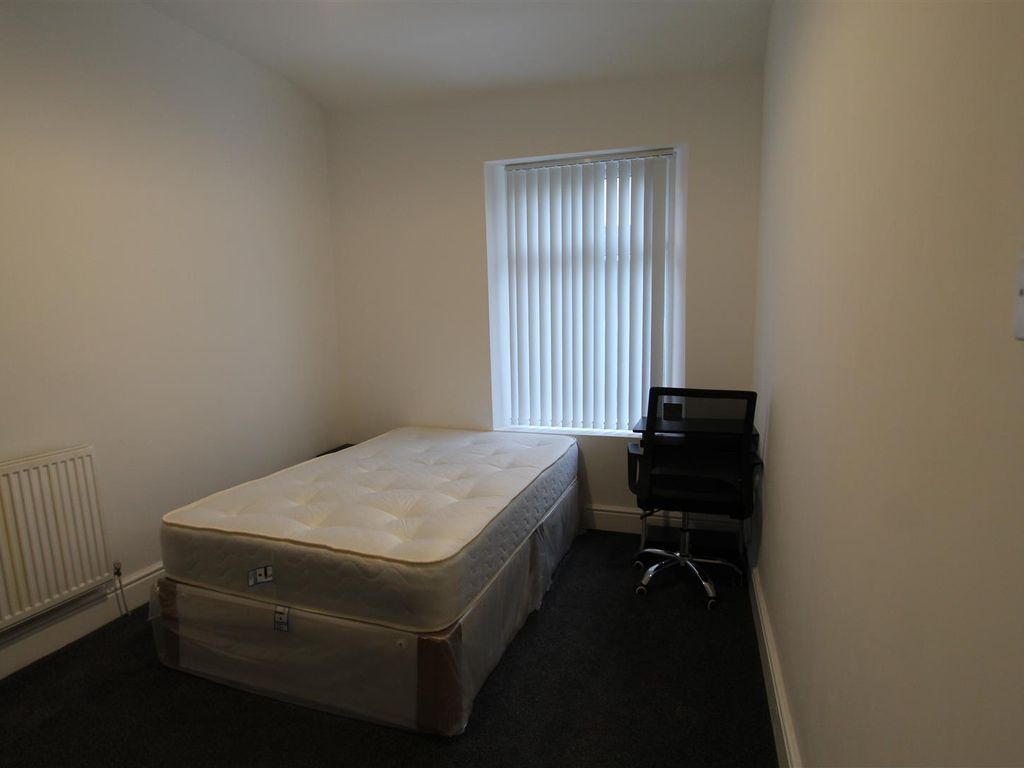 Room to rent in Every Street, Burnley BB11 Zoopla