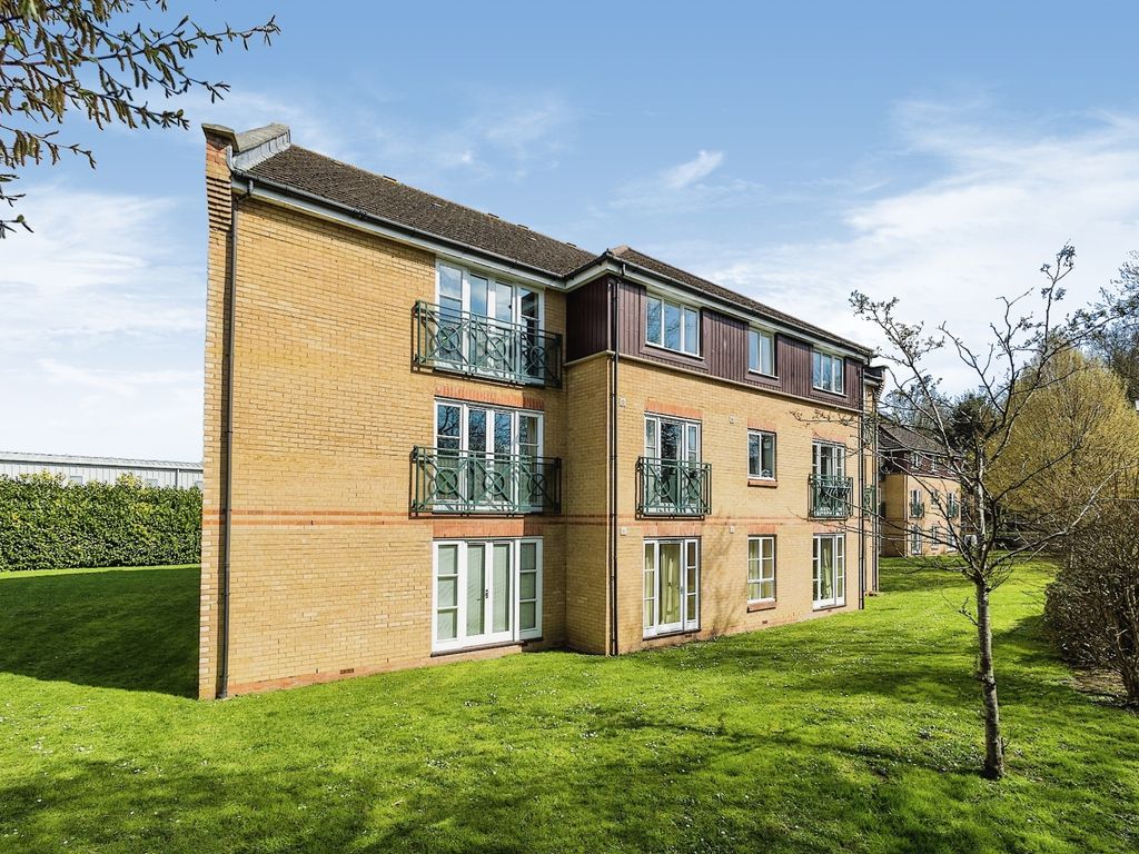 2 bed flat for sale in Faraday Road, Guildford, Surrey GU1 Zoopla
