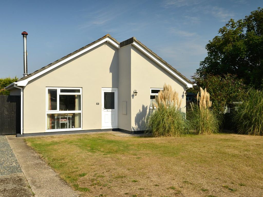 3 bed detached bungalow for sale in Croft Parc, The Lizard, Helston