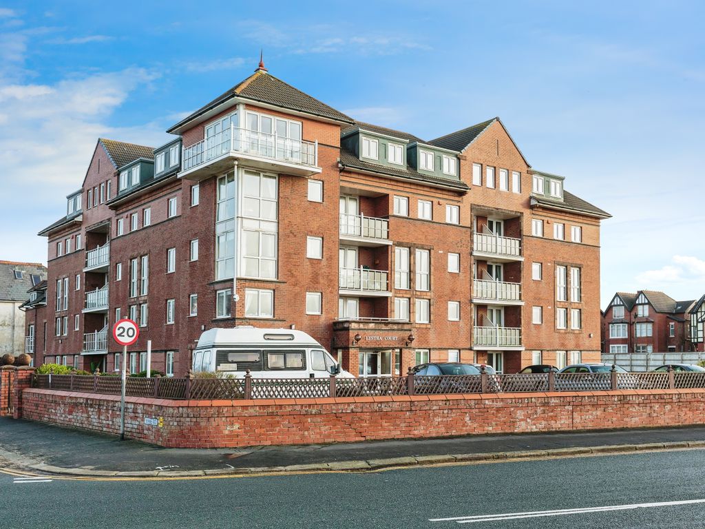 1 bed flat for sale in South Promenade, Lytham St. Annes, Lancashire