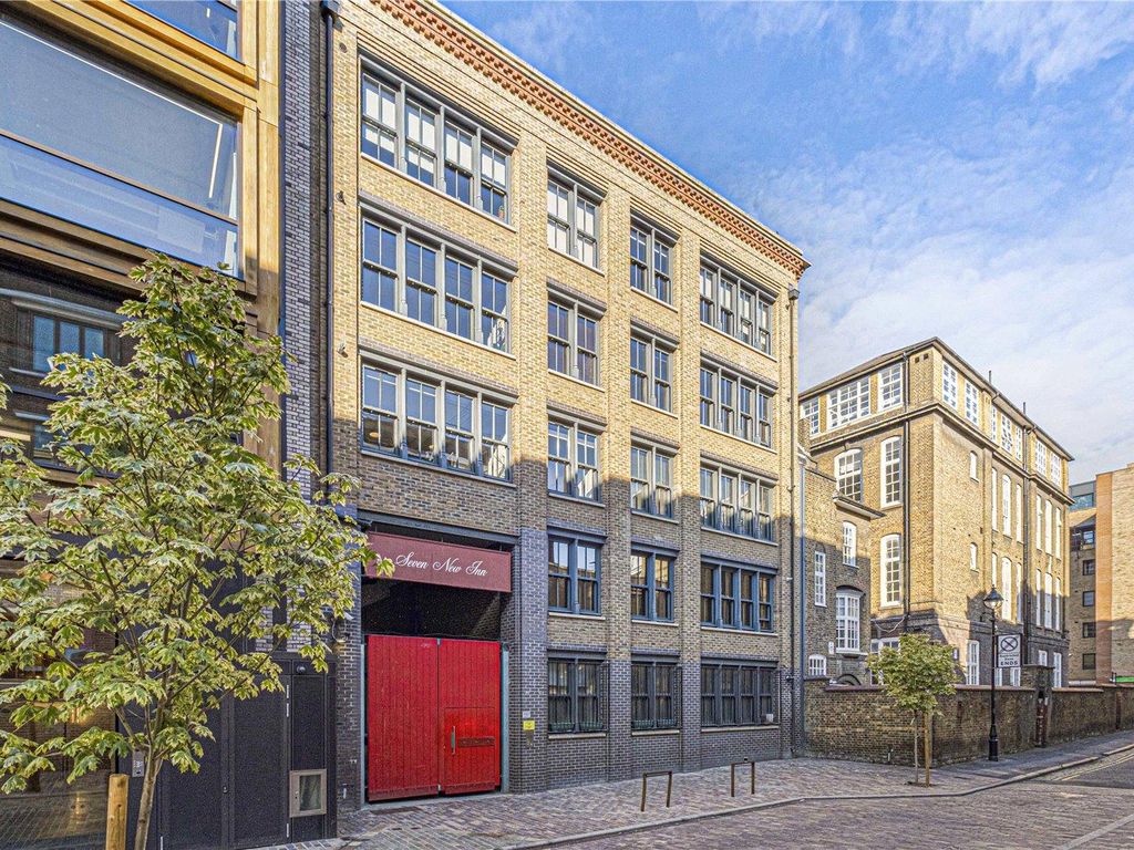 2 bed flat to rent in New Inn Broadway, London EC2A, £3,100 pcm Zoopla