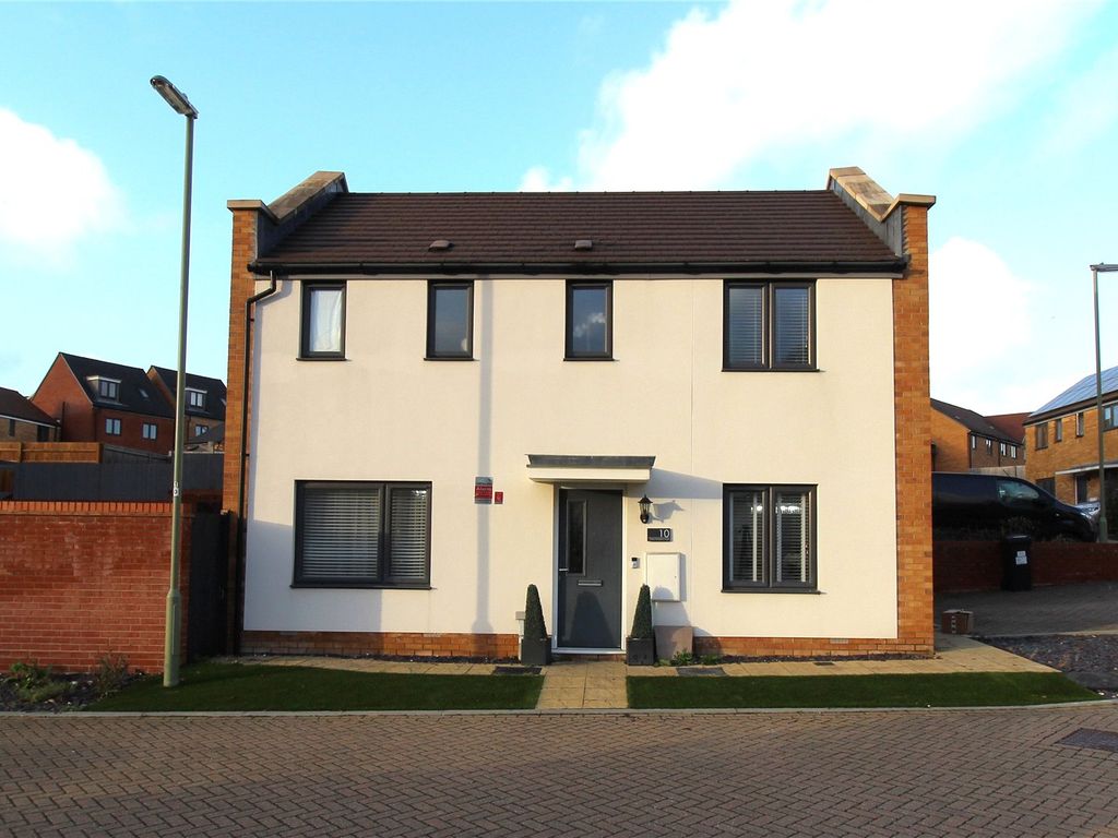 3 bed detached house for sale in Green Templeton Close, Basingstoke