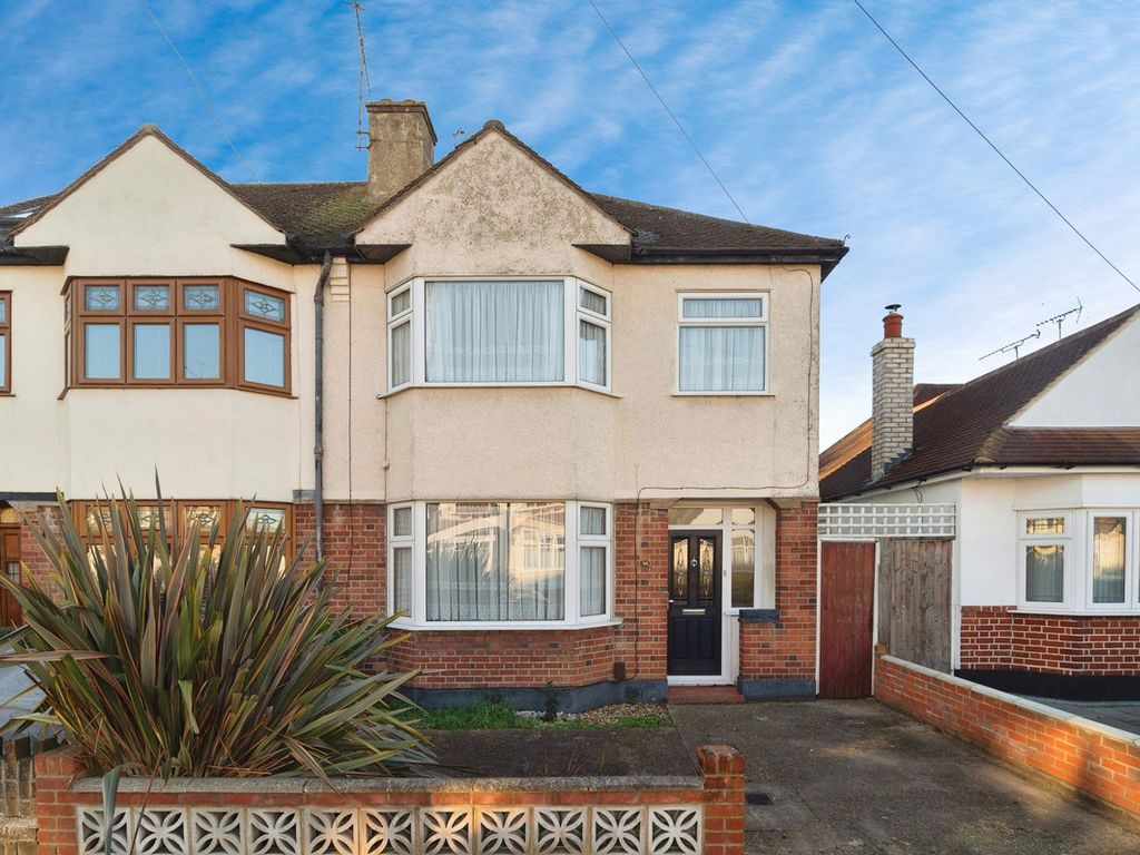 3 bed semidetached house for sale in Walsingham Road, SouthendOnSea