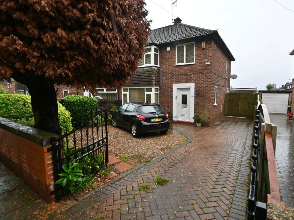 3 bed semidetached house for sale in Armthorpe Road, Wheatley