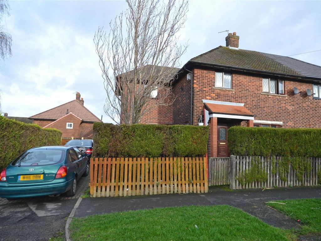 4 bed semidetached house for sale in Bradley Green Road, Newton, Hyde