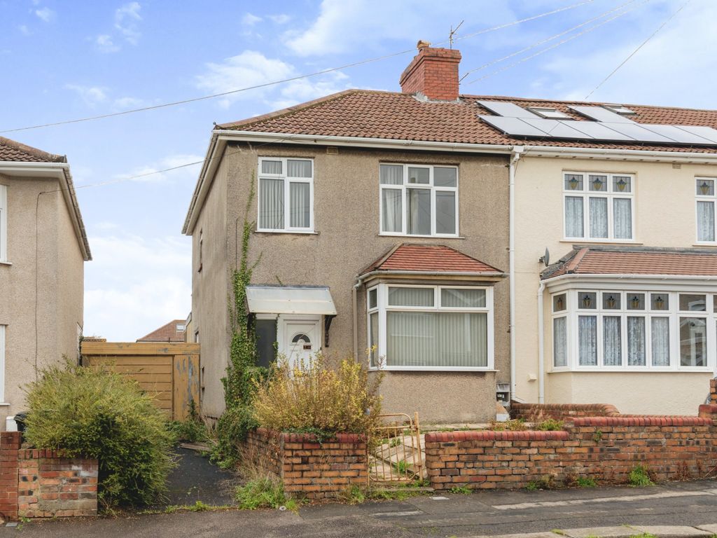 3 bed end terrace house for sale in Mayfield Park South, Fishponds BS16