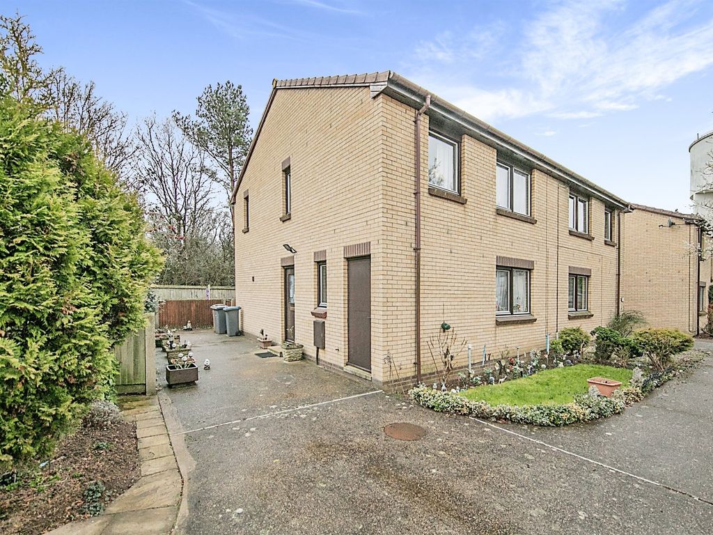 2 bed semidetached house for sale in Abbey Close, Rendlesham