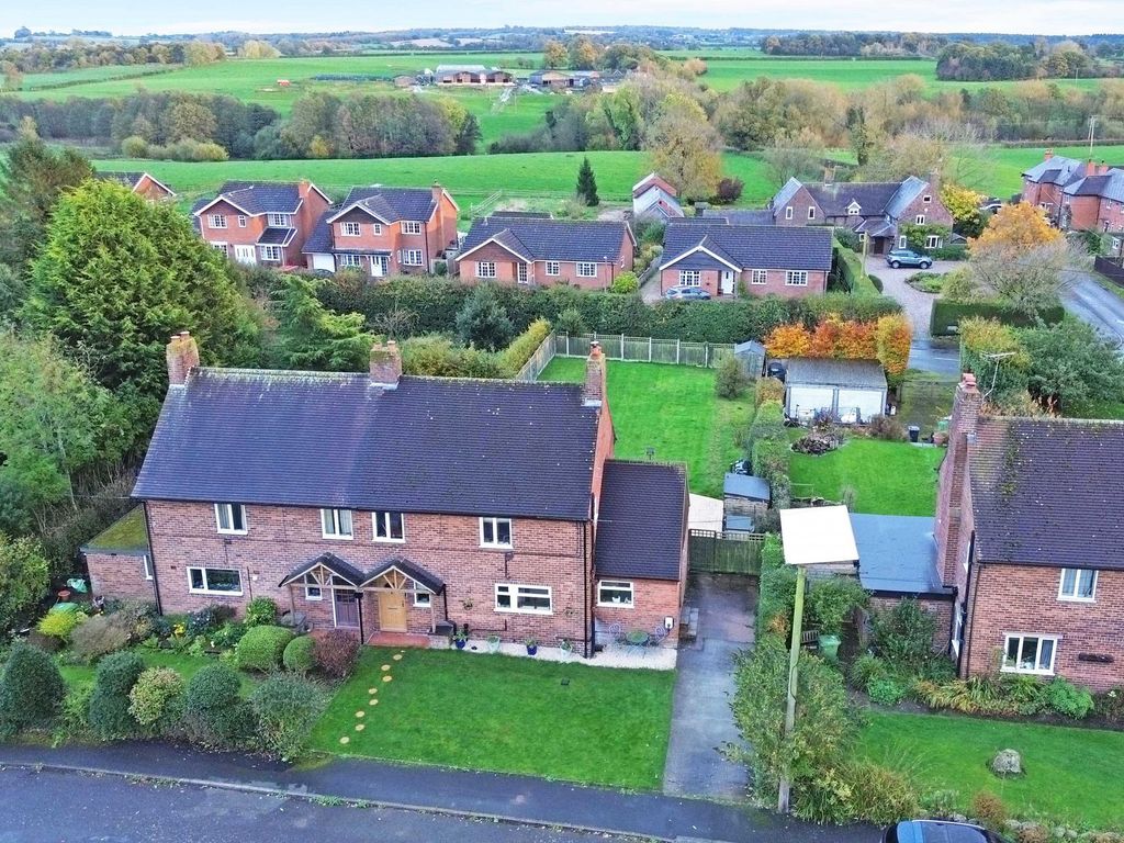 3 bed semidetached house for sale in Muckleston Road, NortonInHales