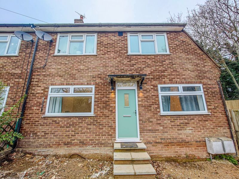 2 bed flat to rent in High Grove, Plumstead SE18, £1,600 pcm Zoopla