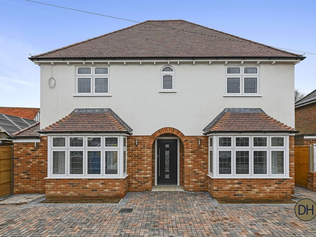 New home, 5 bed detached house for sale in Green Close, Chelmsford