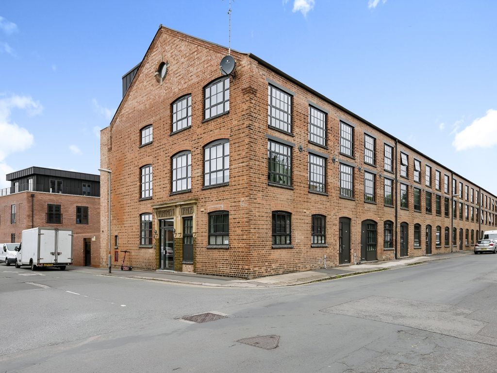 1 bed flat for sale in Countess Road, Northampton NN5, £155,000 Zoopla