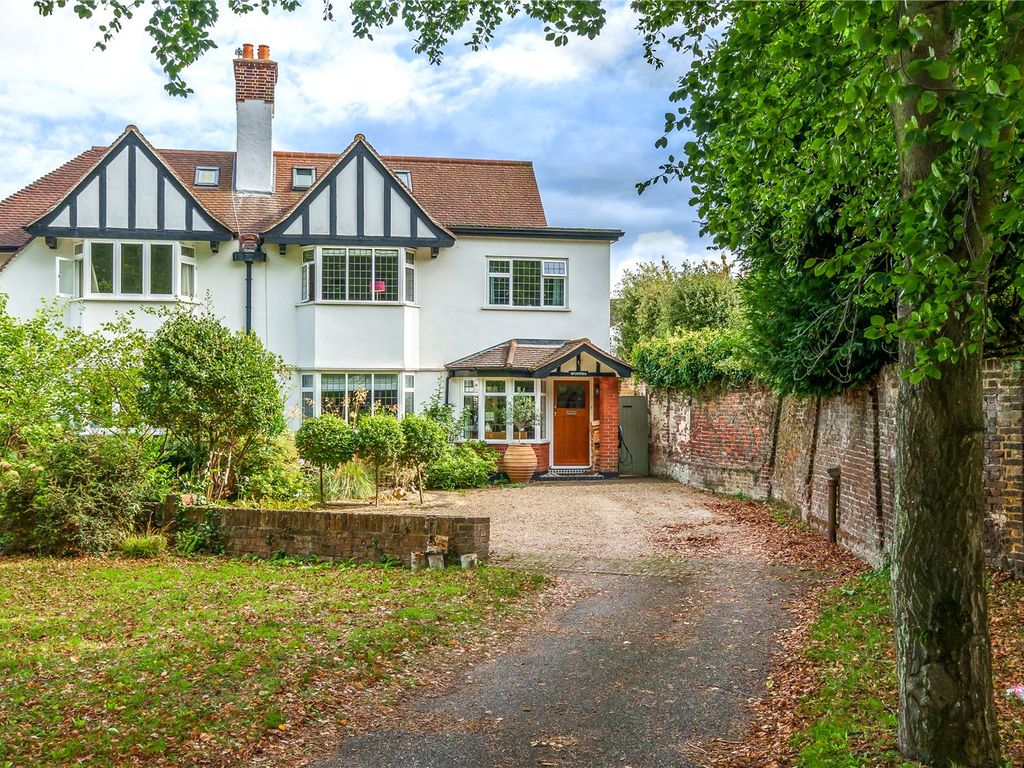 5 bed semidetached house for sale in Weston Green Road, Thames Ditton