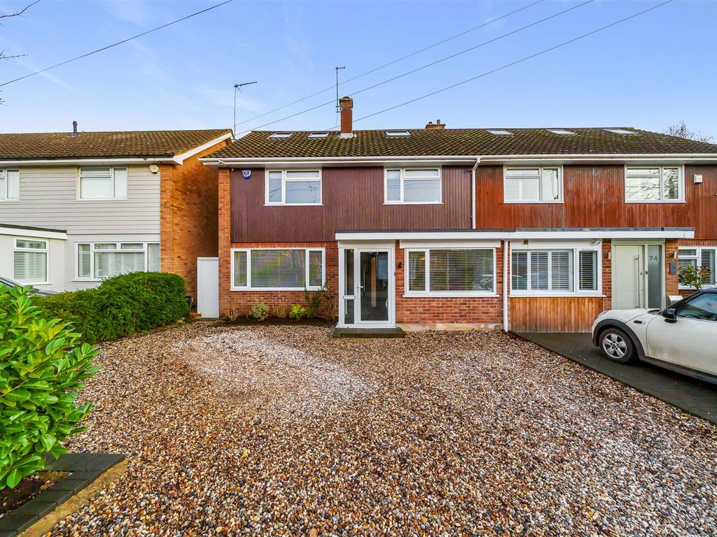4 bed semidetached house for sale in The Paddocks, Ingatestone CM4