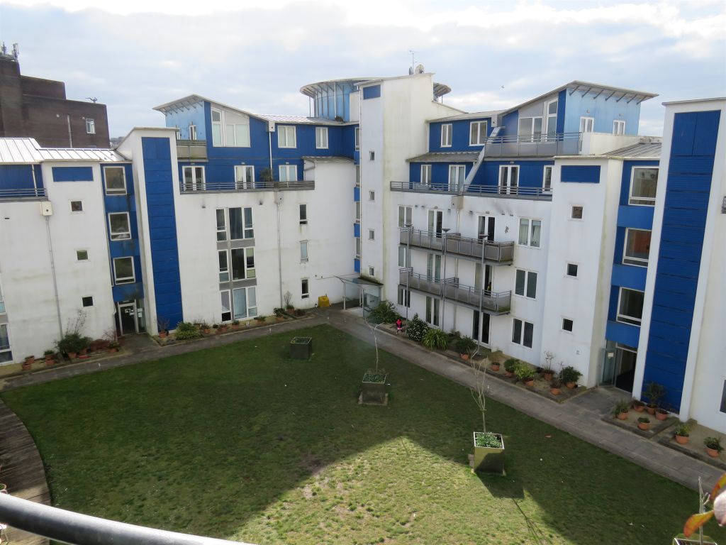 Gordon Gardens, Swindon SN1  