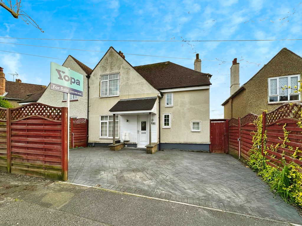 3 bed semidetached house for sale in Wood Avenue, Folkestone CT19, £