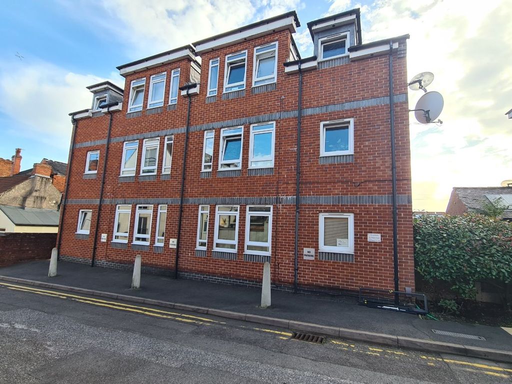 2 bed flat to rent in Titchfield Terrace, Hucknall, Nottingham NG15, £