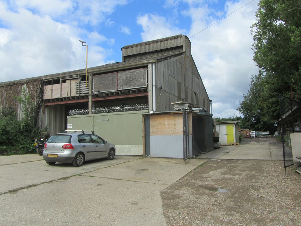 Retail premises to let in The Oast Great Knelle Farm