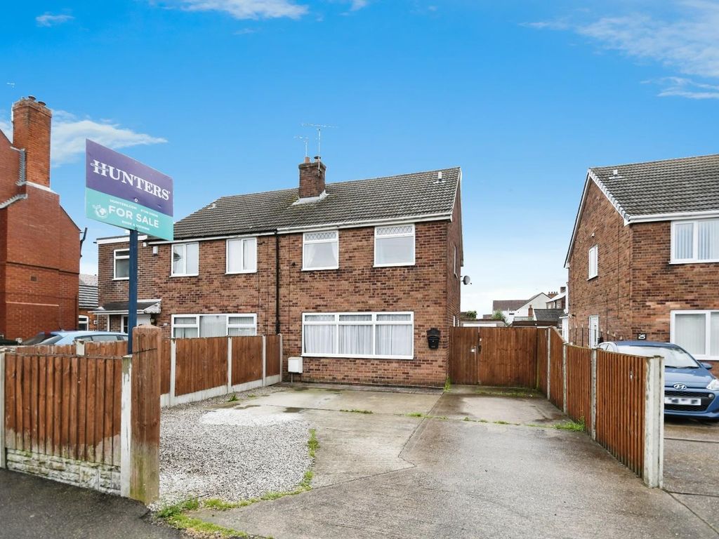 3 bed semidetached house for sale in Mansfield Road, Bolsover