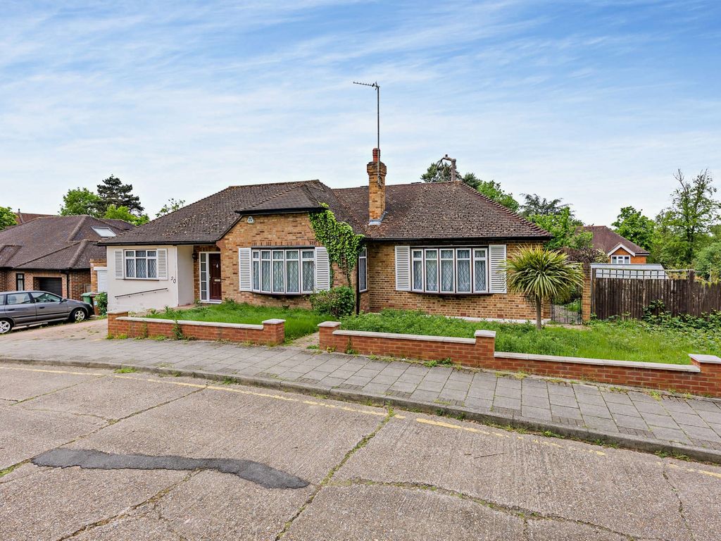 4 bed bungalow for sale in Paines Close, Pinner Village HA5 Zoopla